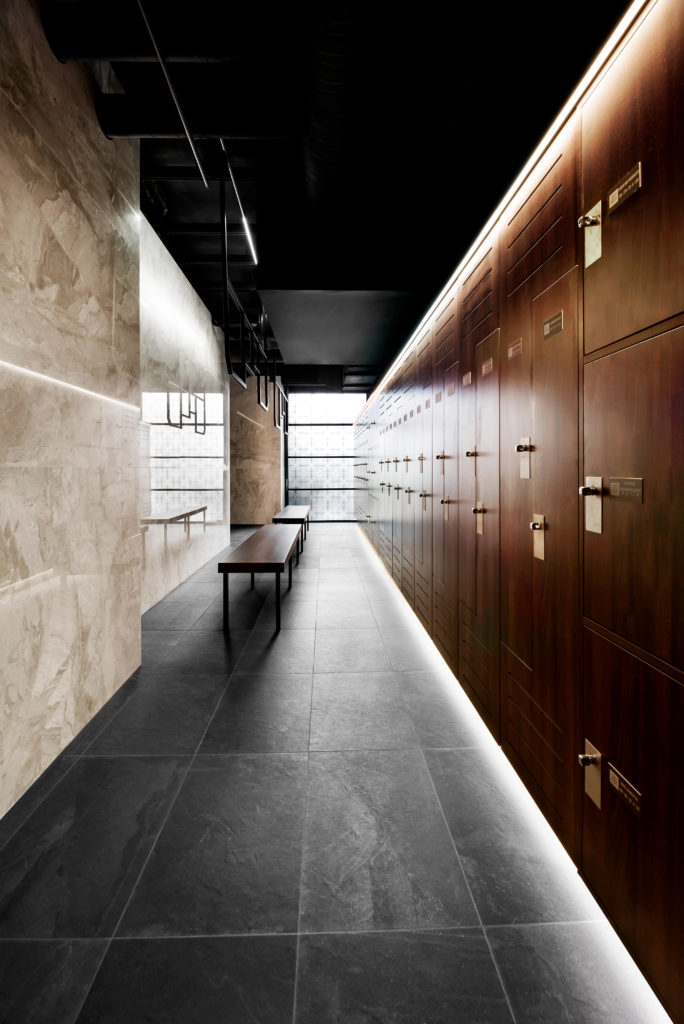 vestiaire luxe paris