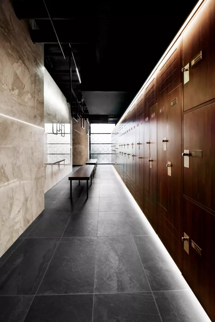 vestiaire luxe paris