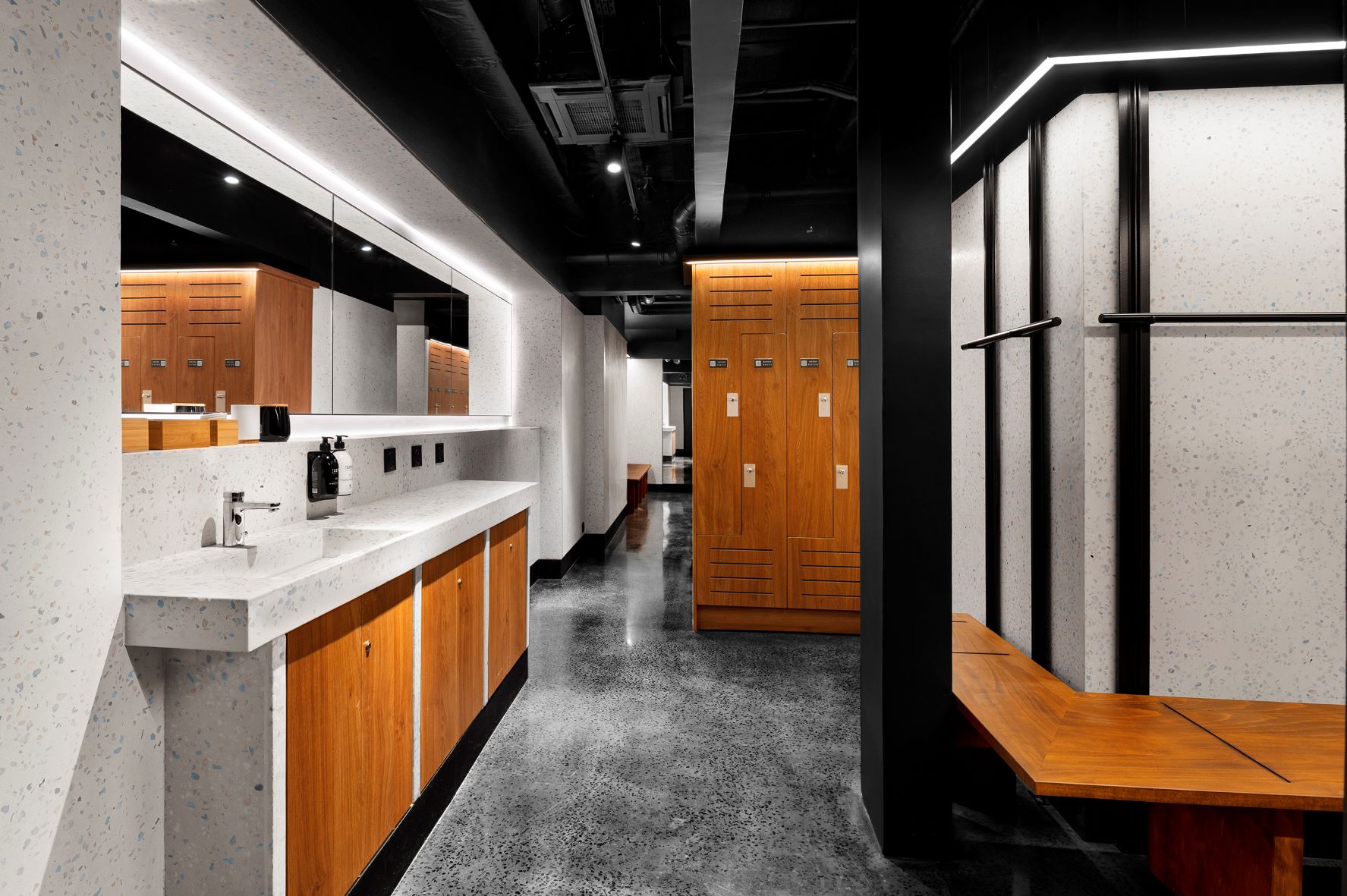 Vestiaires salle de sport boxe Saint-Lazare