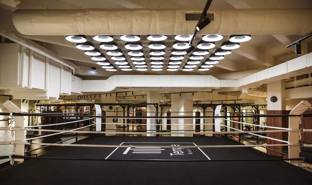 ring de boxe du club de boxe de beaugrenelle, paris 15