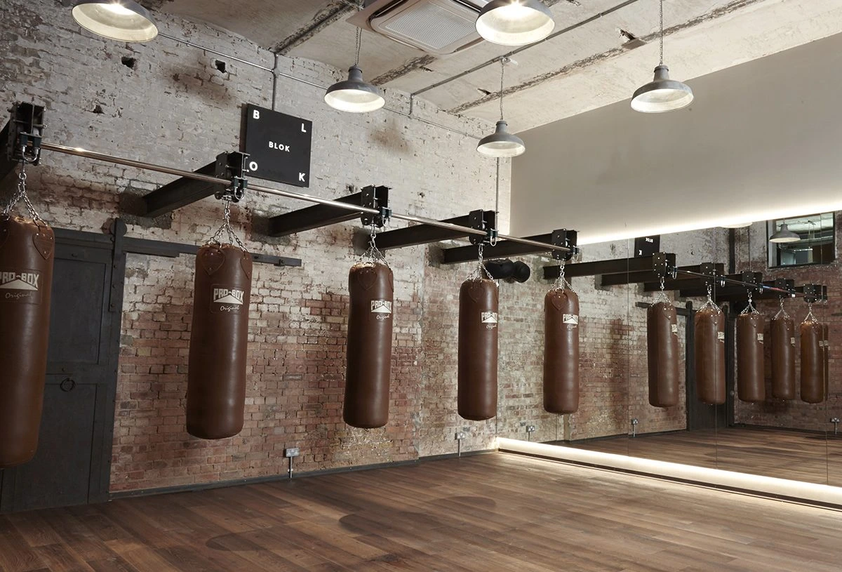 Vacances d’été sportives dans un club de boxe à l’étranger.