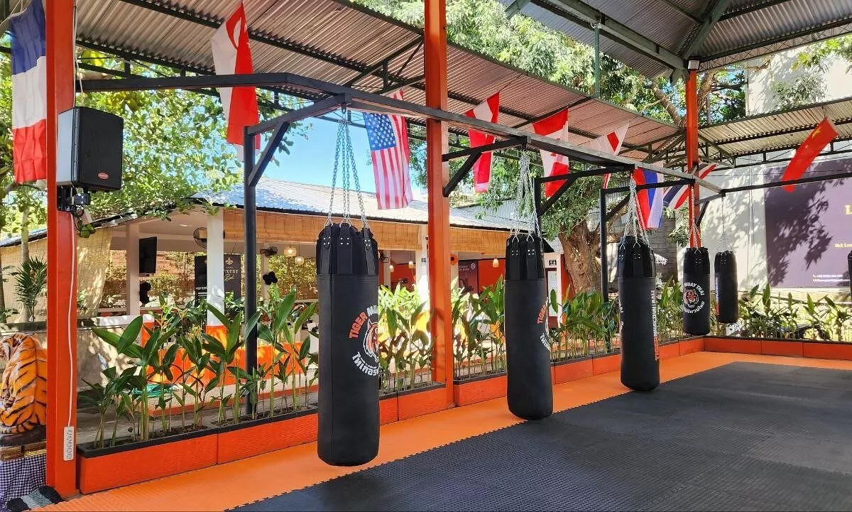 Vacances d’été sportives dans un club de boxe à l’étranger.