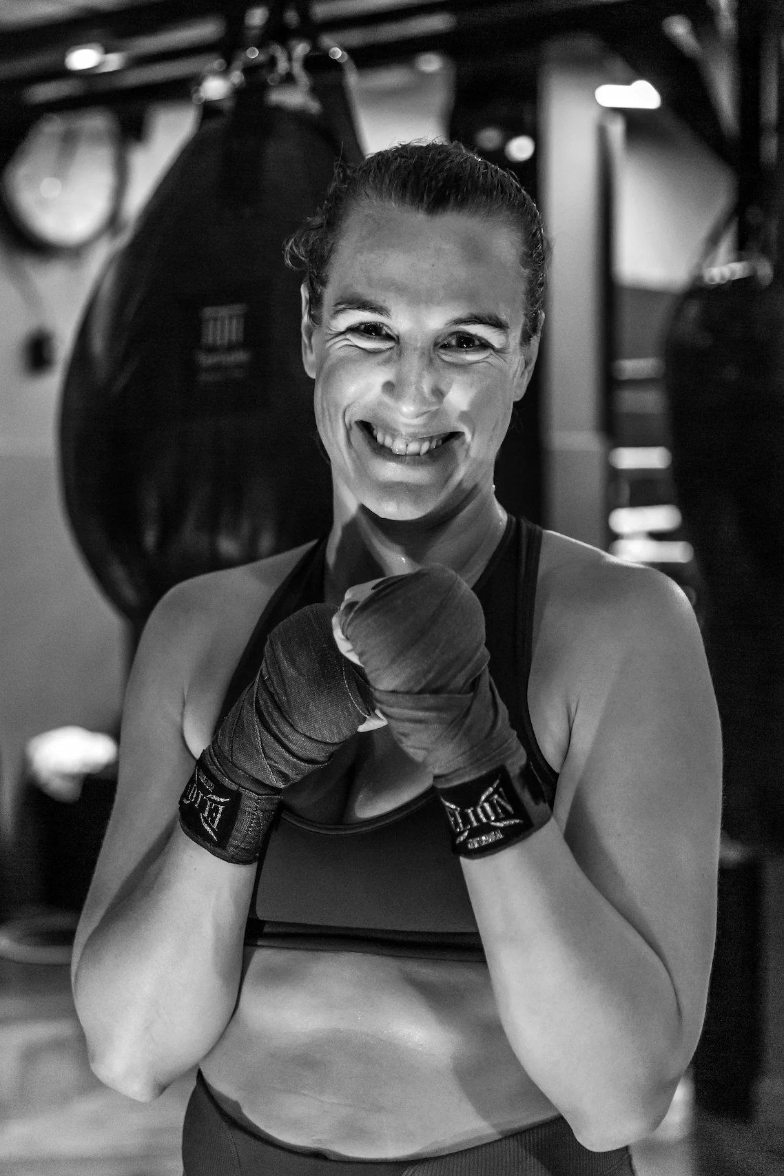 Boxeuse après un entraînement de boxe à Paris au Temple | Noble Art