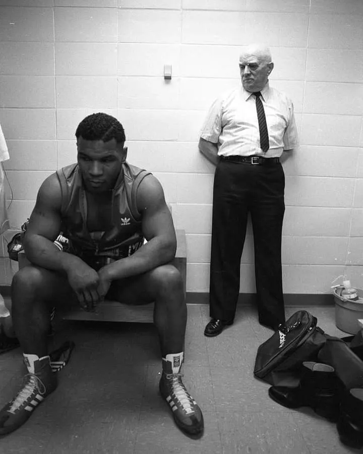 Mike tyson et cus d'amato son entraineur de boxe